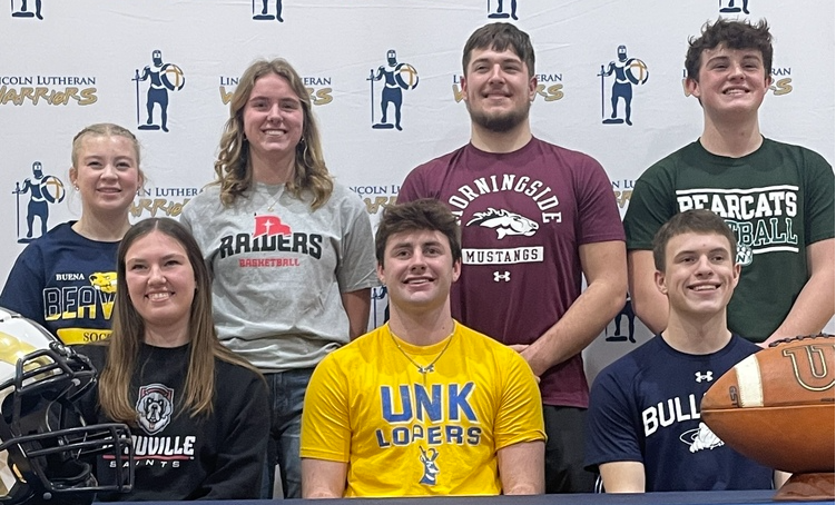 Seven Warriors sign to play college athletics